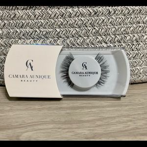 NWT Camara Aunique Mary Lash